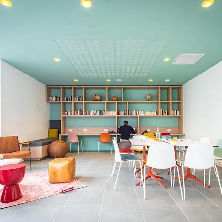 Le Hueb Hostel
